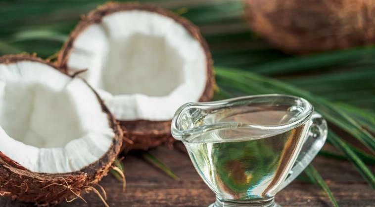 What's the Scoop on MCT Oil? - Superfoods Company