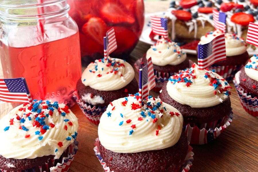 Memorial Day Cupcakes Featuring Amazing Creamer! - Superfoods Company